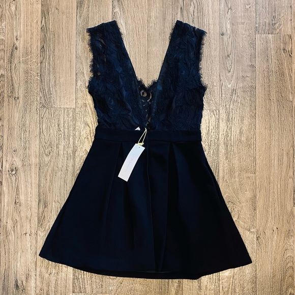 NWT BCBGeneration Black Mini Dress 6 - Picture 4 of 7